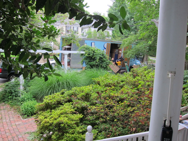 FrontYardMovingTruckWashingtonDC